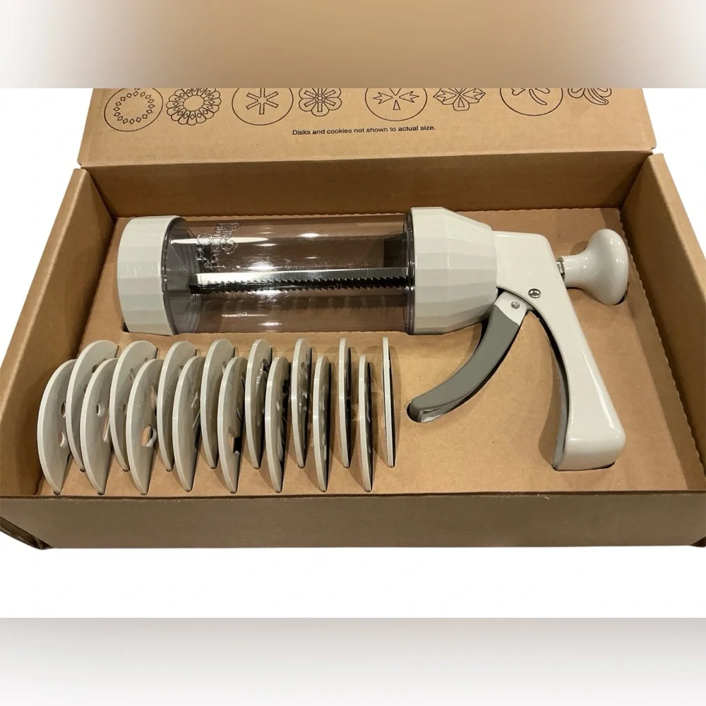 Pampered Chef Cookie Press with 16 Discs Original Box Retired